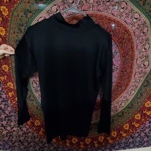 Black under armor shirt